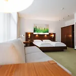 Hotell Hotel City 4*