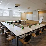 Hotell Hotel City 4*