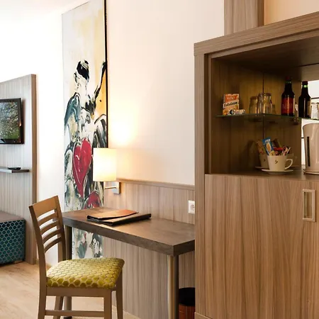 Hotel City 4* Φίλλαχ