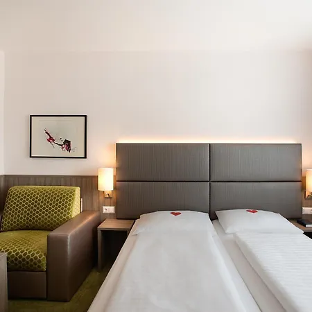 Hotel City 4* Φίλλαχ