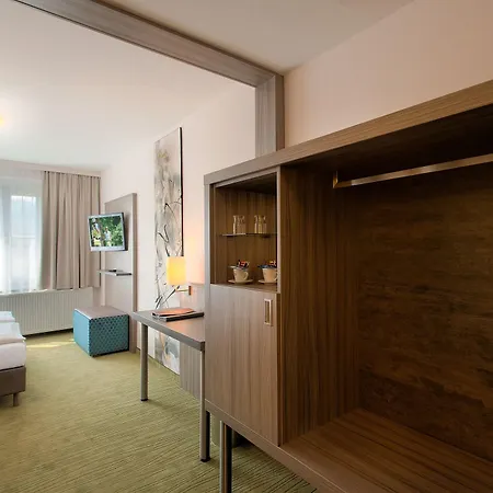 Hotel City 4*