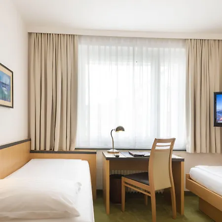 Hotel City 4*