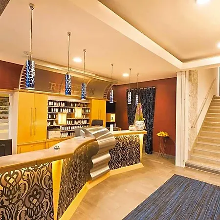 Hotel City