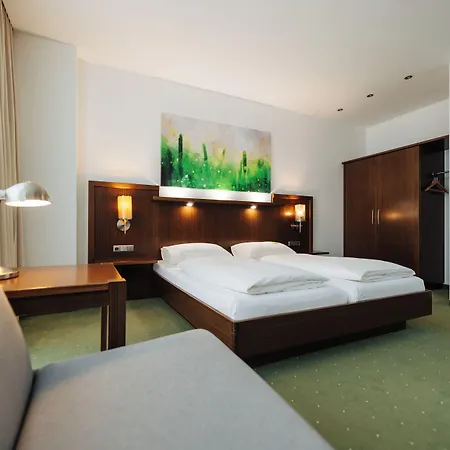 Hotel City 4*