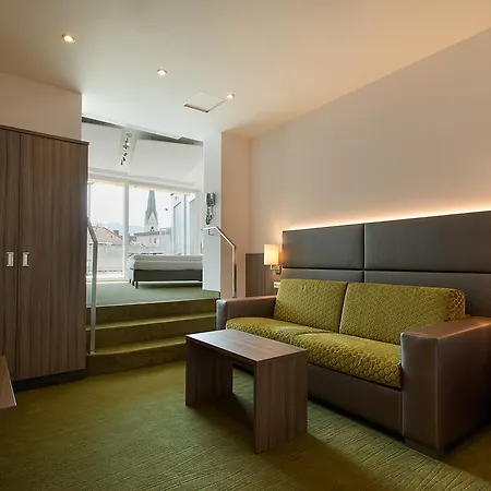 Hotel Hotel City 4*
